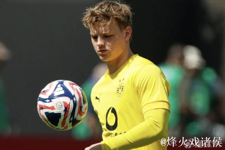 鲁尔:多特小将科尔-坎贝尔就转会接触了中日德 鲁尔:多特小将科尔-坎贝尔就转会接触了中日德