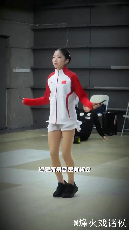 张瑞阳发挥亮眼 中国队赢得女子单人滑冬奥资格 张瑞阳发挥亮眼 中国队赢得女子单人滑冬奥资格